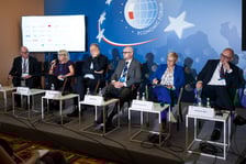 Forum Ekonomiczne w Karpaczu. Dyskusja o tym „Czy nowe pokolenie liderów znajdzie czas na pięcioletnie studia?”